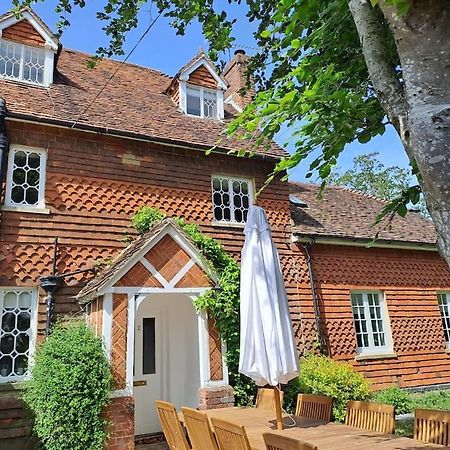Holly Cottage, 2, Northbrook Park, Farnham-Up To 6 Adults Farnham  Exterior photo