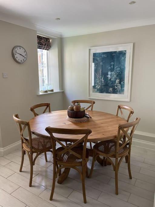 Holly Cottage, 2, Northbrook Park, Farnham-Up To 6 Adults Farnham  Exterior photo